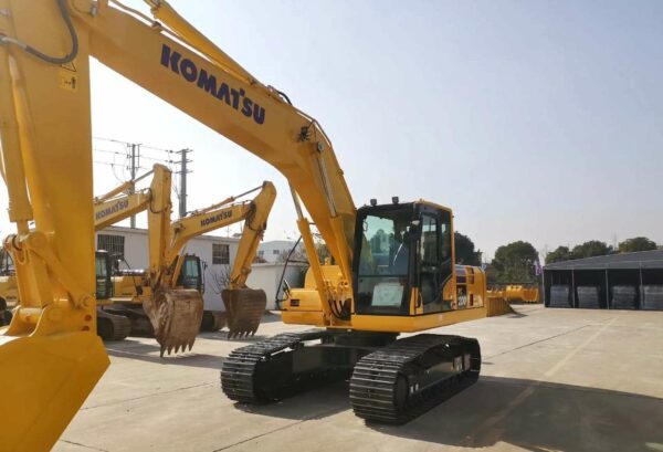 Excavadora Komatsu PC200